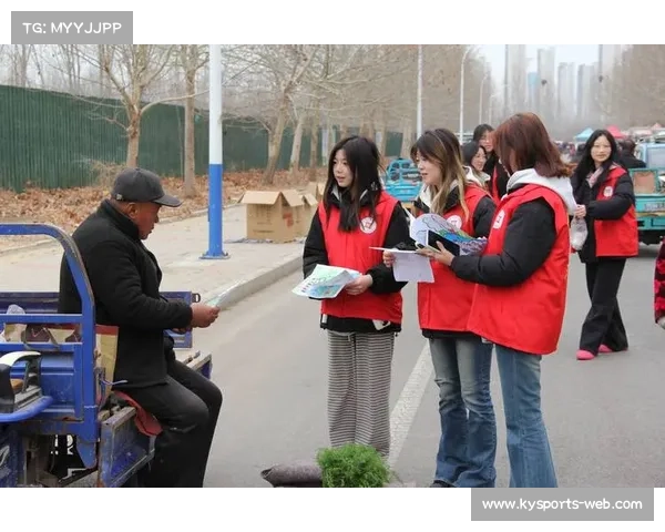 烟花散场后的乔容庄 志愿者奋战至清晨清理赛场还原整洁面貌 烟花散场后的乔容庄 志愿者奋战至清晨清理赛场还原整洁面貌